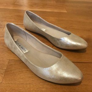 Kelly and Katie Champagne Metallic Flats Size 10